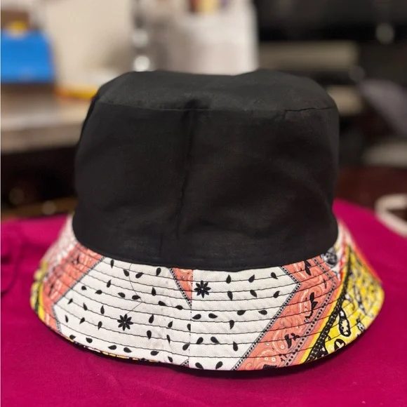 Bucket Hat- Reversable - Picture 4 of 6